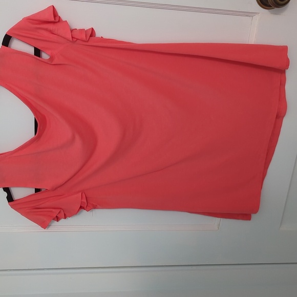 Old Navy Size L Salmon Top with Cutout Shoulders - Picture 4 of 5